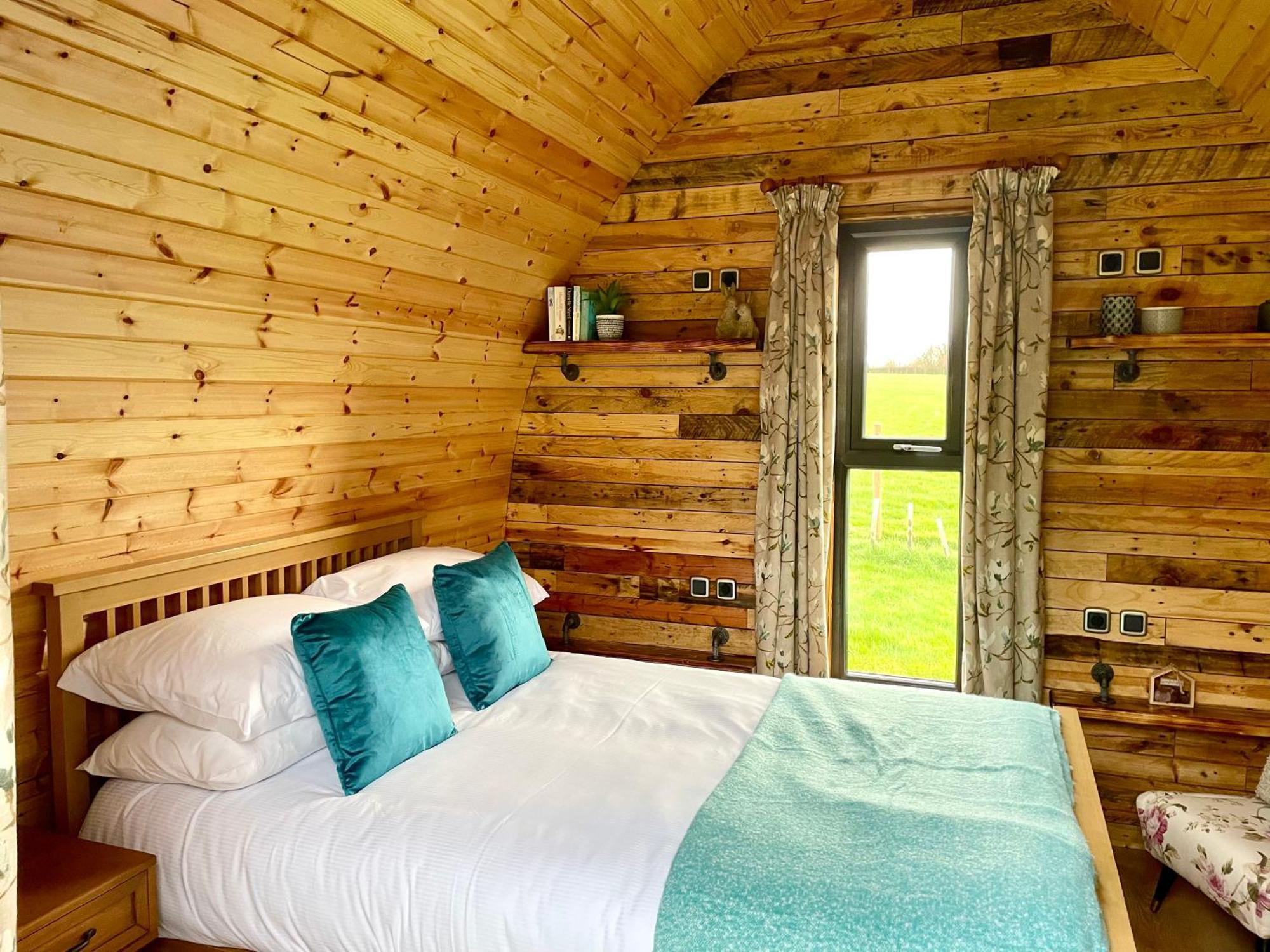 Alder Pod, Clay Bank Huts Hotel Ingleby Greenhow Bagian luar foto